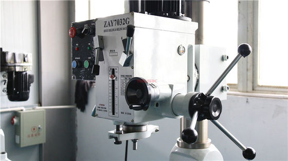 ZAY7040FG επικεφαλής τρυπώντας με τρυπάνι πάγκος μετάλλων μηχανών άλεσης εργαλείων